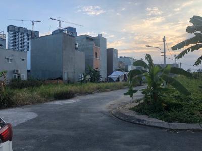 Bán đất nền mặt tiền phường Long Thạnh Mỹ, diện tích đất 86.2m2, sổ hồng đầy đủ.