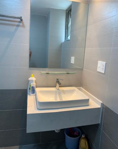 phòng tắm căn hộ Saigon South Residence Bán căn hộ đầy đủ nội thất Saigon South Residence view sông thoáng mát.