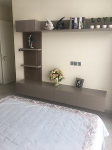 Phòng ngủ căn hộ Vinhomes Golden River Bán căn hộ Vinhomes Golden River 2PN, diện tích 73m2, đầy đủ nội thất, view Landmark 81