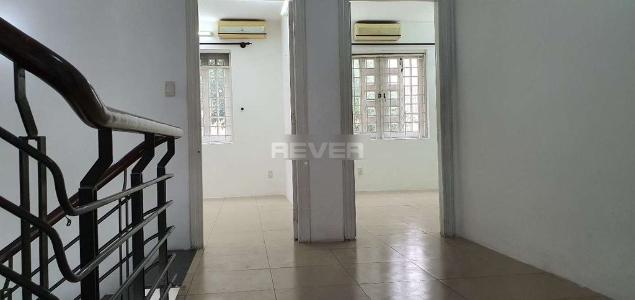 Bên trong biệt thự Lương Định Của, Quận 2 Biệt thự mặt tiền quận 2, diện tích 140m2, hướng Tây.