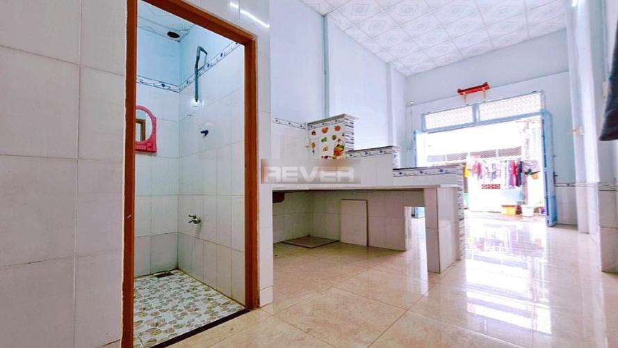 Bên trong nhà phố Tân Chánh Hiệp 33, Quận 12 Nhà phố hướng Tây, hẻm xe hơi vào tận nơi, sổ hồng riêng.