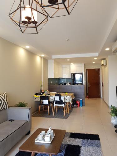 Phòng khách căn hộ THE GOLD VIEW Bán căn hộ The Gold View 2PN, tháp A, đầy đủ nội thất, view hồ bơi và kênh Bến Nghé