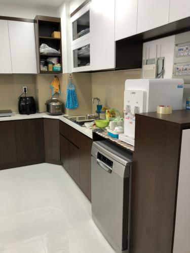 Bếp SSR Căn hộ Saigon South Residence tầng cao, đầy đủ nội thất