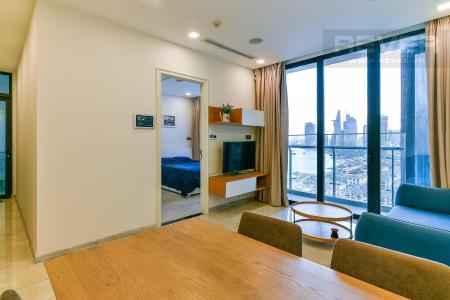 Phòng khách căn hộ Vinhomes Golden River Bán hoặc cho thuê officetel Vinhomes Golden River 2PN, diện tích 68m2, đầy đủ nội thất, hướng ban công Tây Nam