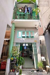 Bán nhà 3 tầng hẻm Hùng Vương, Quận 10, diện tích đất 24m2, hướng cửa Đông Nam, cách Ngã 6 Cộng Hòa 600m