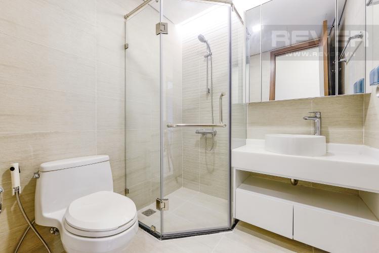 Phòng tắm 2 Căn hộ Vinhomes Central Park 2 phòng ngủ tầng thấp P3 view hồ bơi