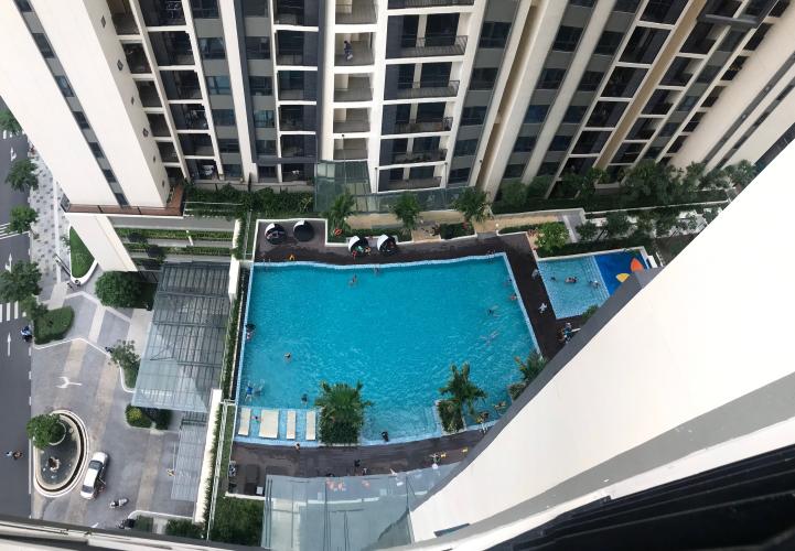 Tiện ích hồ bơi Hado Centrosa Garden, Quận 10 Căn hộ Hado Centrosa Garden hướng Đông Nam, đón view hồ bơi.