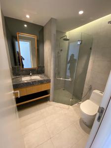 Phòng tắm căn hộ The Park Residence Bán căn hộ view thành phố The Park Residence tầng cao, đầy đủ nội thất.