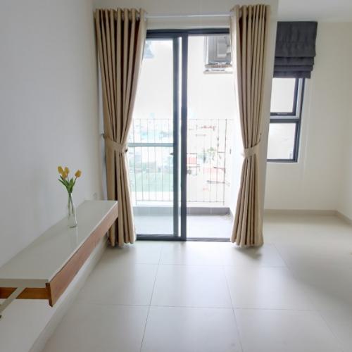 Phòng khách M-One Nam Sài Gòn, Quận 7 Căn hộ Office-tel M-One Nam Sài Gòn tầng thấp, view quận 1 sầm uất