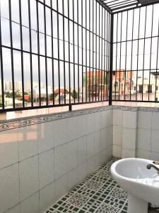 Bên trong nhà phố Tân Hòa Đông, Bình Tân Nhà phố hướng Nam hẻm xe hơi 6m, diện tích sử dụng 178.3m2.