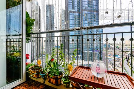 Ban Công Căn hộ Vinhomes Central Park 3 phòng ngủ tầng cao L1 hướng Bắc