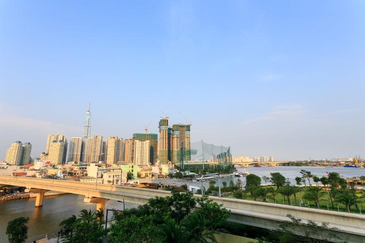 View ban công Vinhomes Golden River Quận 1 Căn hộ Vinhomes Golden River đầy đủ nội thất, hướng Đông Bắc.