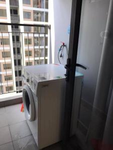 Lô gia Vinhomes Grand Park Quận 9 Căn hộ tầng trung Vinhomes Grand Park thiết kế hiện đại.