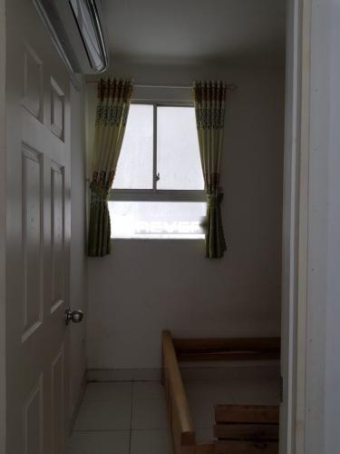 Phòng ngủ căn hộ Lotus Apartment Căn hộ Lotus Apartment cửa hướng Tây, ban công hướng Nam đón gió.