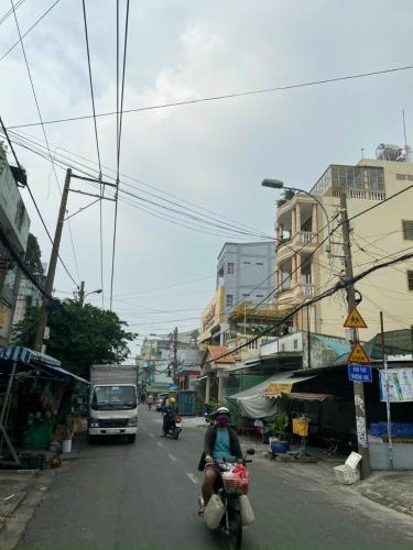 đường xe tải đậu trước nhà Nhà phố mặt tiền đường Nguyễn Đình Chi, sổ hồng đầy đủ