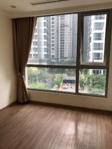 Căn hộ Vinhomes Central Park, Bình Thạnh Căn hộ Vinhomes Central Park hướng Tây, view nội khu thoáng mát.