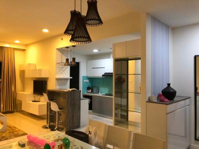 phòng khách căn hộ sunrise city Căn hộ Sunrise City tầng cao, hướng Đông Nam, đầy đủ nội thất.