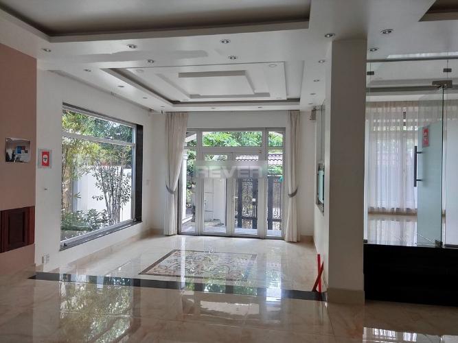 Không gian nhà Quận 2 Mặt bằng kinh doanh tầng trệt diện tích 200m2, sát mặt tiền Trần Não.