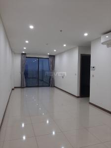 Phòng khách Hado Centrosa Garden, Quận 10 Căn hộ Hado Centrosa Garden tầng cao, hướng Nam, view nội khu.