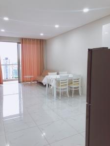 Phòng khách căn hộ AN GIA SKYLINE Cho thuê căn hộ An Gia Skyline thuộc tầng trung, diện tích 68m2,chung cư khối 2 (Skyline) - khu phức hợp La Casa