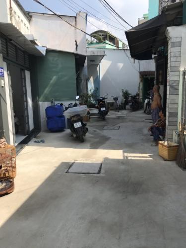 Hẻm nhà phố Nhà phố trung tâm Tân Phú hướng Nam, hẻm xe ba gác.