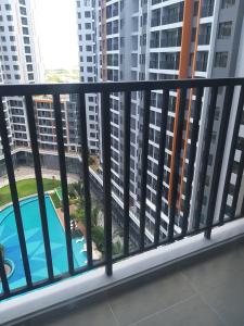 Ban công Safira Khang Điền, Quận 9 Căn hộ Safira Khang Điền tầng trung, view thành phố.