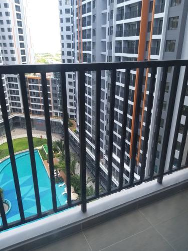 Ban công Safira Khang Điền, Quận 9 Căn hộ Safira Khang Điền tầng trung, view thành phố.