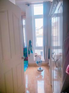 Phòng ngủ nhà phố Xô Viết Nghệ Tĩnh, Phường 26, Quận Bình Nhà phố 1 trệt 2 lầu Xô Viết Nghệ Tĩnh, Bình Thạnh - thiết kế hiện đại 