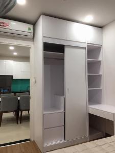 Phòng ngủ căn hộ Dragon Hill 2, Nhà Bè Căn hộ Dragon Hill 2 nội thất đầy đủ, view thành phố sầm uất.