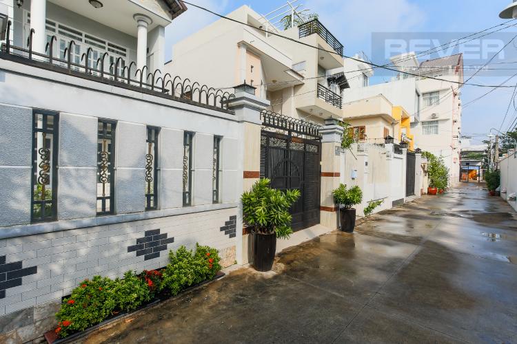 Hướng ra hẻm Nhà phố 4 phòng ngủ hẻm xe hơi đường Lâm Văn Bền Quận 7