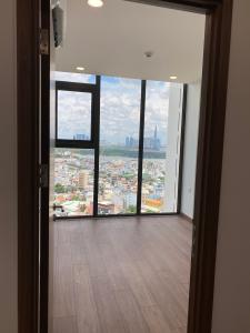 Phòng ngủ căn hộ Eco Green Saigon Căn hộ Eco Green Saigon nội thất cơ bản, ban công thoáng mát.