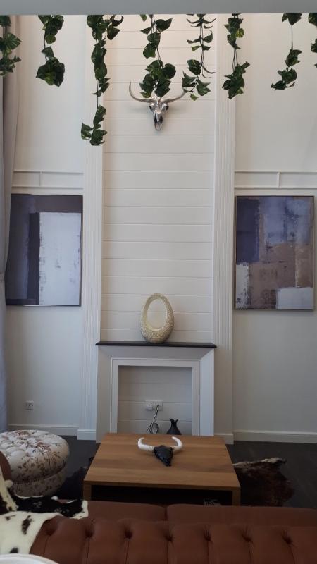 Phòng khách 1 căn hộ Vista Verde Bán căn hộ Vista Verde thuộc tháp Orchird, diện tích 140m2, gồm 4 phòng ngủ, đầy đủ nội thất cao cấp 