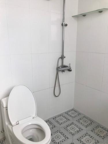 Toilet Sky Garden 3, Quận 7 Căn hộ Sky Garden tầng trung, bàn giao đầy đủ nội thất.