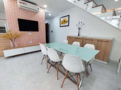 Phòng ăn duplex STAR HILL PHÚ MỸ HƯNG Bán duplex Star Hill Phú Mỹ Hưng 3PN, tầng 4 block A, đầy đủ nội thất, sổ hồng
