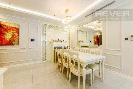 Bàn ăn Căn hộ Vinhomes Central Park 3PN đầy đủ nội thất, có thể dọn vào ở ngay