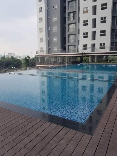 Hồ bơi Conic Riverside, Quận 8 Căn hộ Conic Riverside tầng trung, view nội khu yên tĩnh.