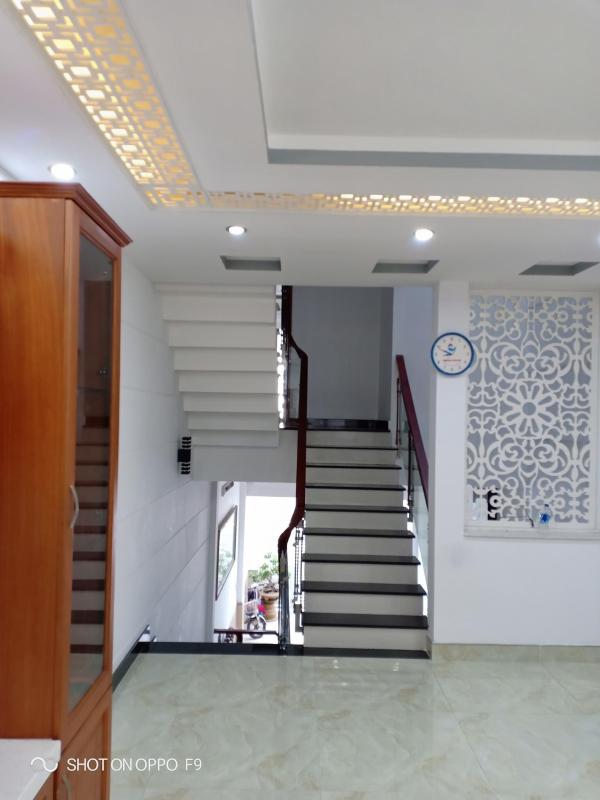 e7ea505391b36ced35a2 Bán nhà 3 tầng KDC Tân Thuận Nam, Quận 7, sổ hồng, nội thất cơ bản