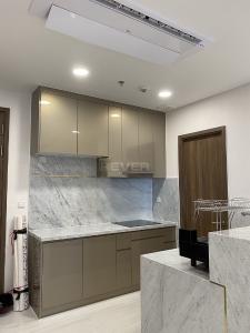 Căn hộ Kingdome 101, Quận 10 Căn hộ tầng cao Kingdom 101, hướng Tây, view nội khu mát mẻ.