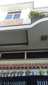 Bán nhà phố hẻm đường Huỳnh Tấn Phát, phường Tân Thuận Đông, quận 7, diện tích đất 37m2, diện tích sử dụng 90.27m2.