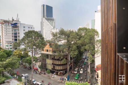 Cho thuê nhà mặt tiền, cách chợ Bến Thành 300m, sổ hồng đầy đủ.