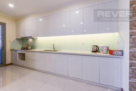 Bếp Căn hộ Vinhomes Central Park tầng trung, tòa Landmark 6, 4 phòng ngủ, full nội thất