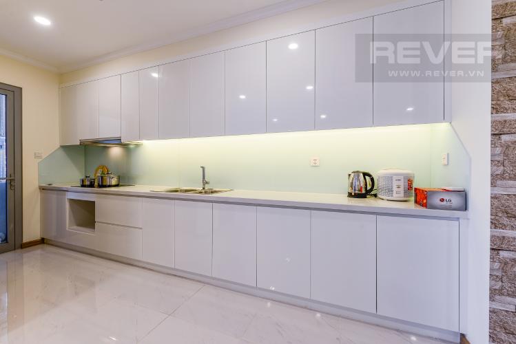 Bếp Căn hộ Vinhomes Central Park tầng trung, tòa Landmark 6, 4 phòng ngủ, full nội thất