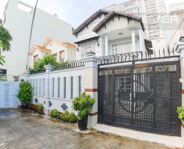 Mặt trước Nhà phố 4 phòng ngủ hẻm xe hơi đường Lâm Văn Bền Quận 7