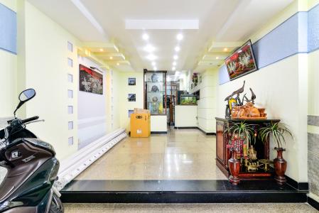 Cho thuê nhà phố đường Cô Giang, đầy đủ nội thất, diện tích đất 80m2, cách Phố Bùi Viện 700m