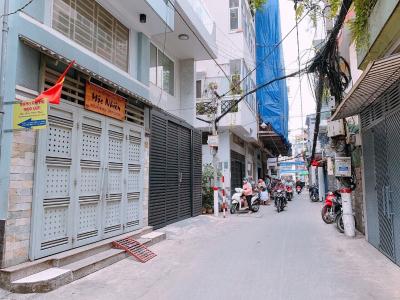 Đường vào nhà phố quận Phú Nhuận Bán nhà phố đường hẻm đường Phan Đình Phùng, diện tích đất 19.2m2, sổ hồng đầy đủ.
