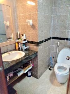 Phòng tắm căn hộ Hoàng Anh Gold House, Nhà Bè Căn hộ tầng thấp Hoàng Anh Gold House, view đón gió mát.