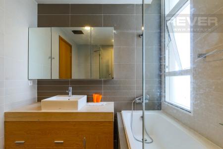 Phòng Tắm 1 căn hộ SUNRISE CITY Bán căn hộ Sunrise City 2 phòng ngủ, tầng thấp, tháp V5, diện tích 106m2, đầy đủ nội thất