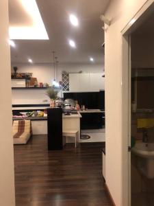 Căn hộ Era Town Căn hộ tầng cao Era Town đầy đủ nội thất, view nội khu.