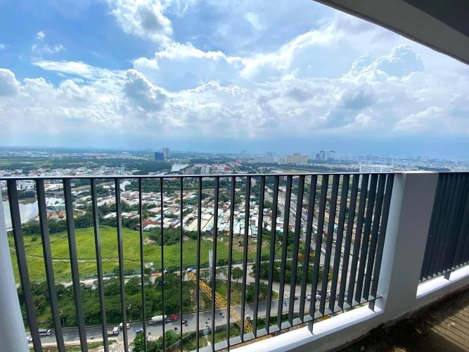 Ban công Lavida Plus, Quận 7 Căn hộ Lavida Plus tầng cao, view đại lộ sầm uất.