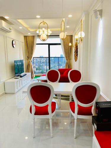 Phòng khách Jamila Khang Điền, Quận 9 Căn hộ Jamila Khang Điền tầng cao, hướng Tây Nam view biệt thự.